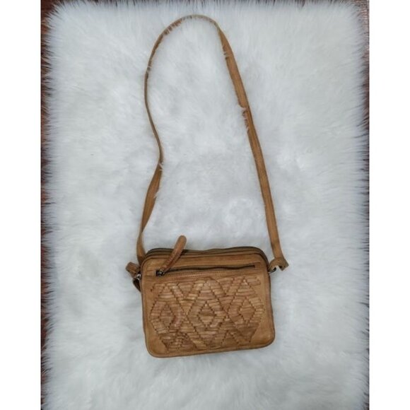 Day & Mood Amber Boho Festival Crossbody 3 pockets Buttery Soft Tan Leather - Picture 1 of 13